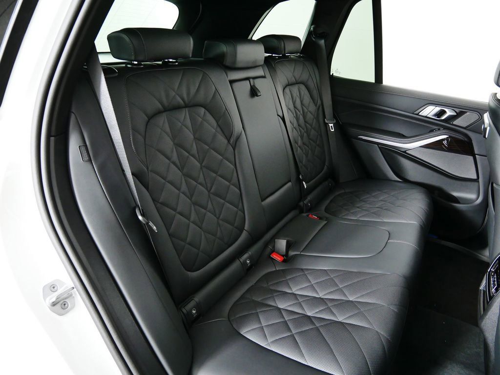 Thumbnail: 2026 BMW X5 - 30