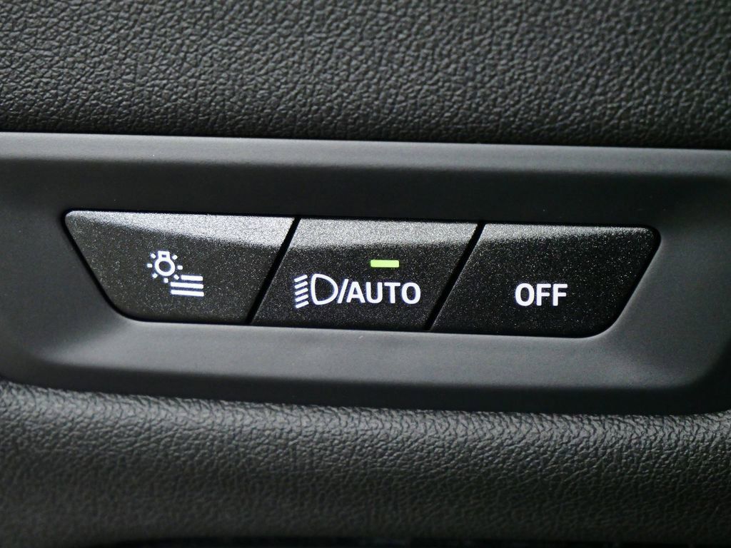 Thumbnail: 2026 BMW X5 - 40