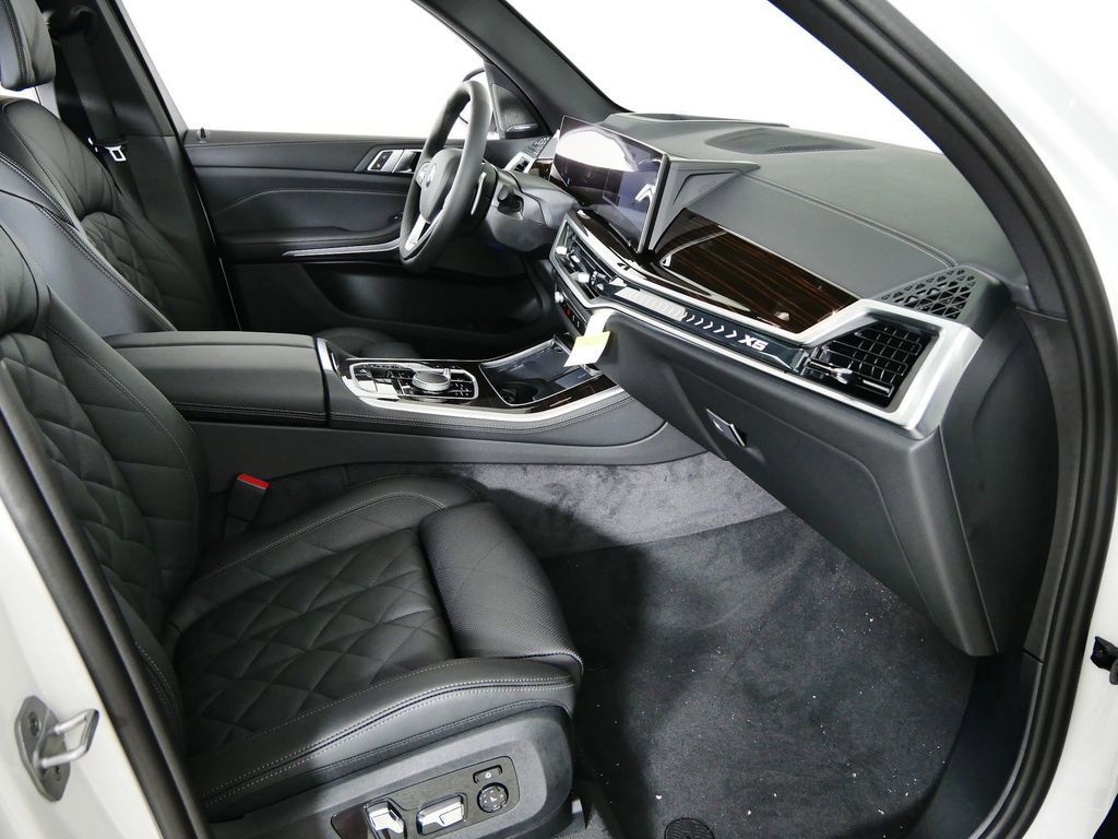 Thumbnail: 2026 BMW X5 - 10