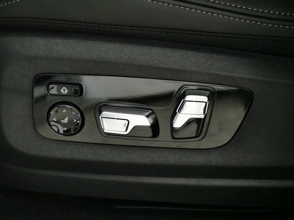 Thumbnail: 2026 BMW X5 - 36