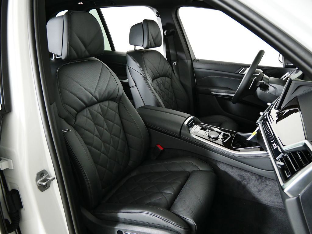 Thumbnail: 2026 BMW X5 - 11