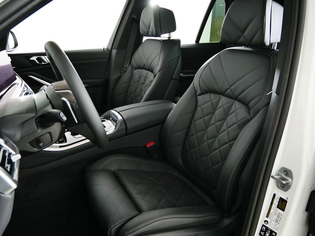 Thumbnail: 2026 BMW X5 - 35