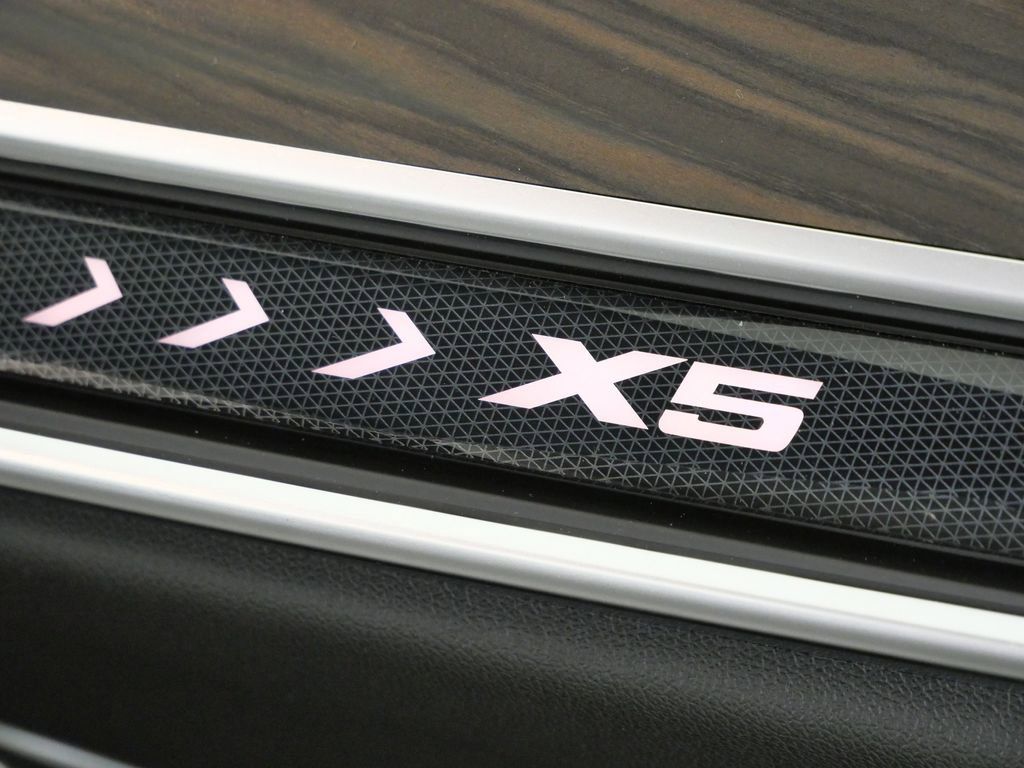 Thumbnail: 2026 BMW X5 - 29