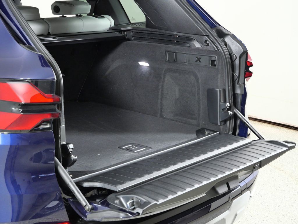 Thumbnail: 2026 BMW X5 - 32