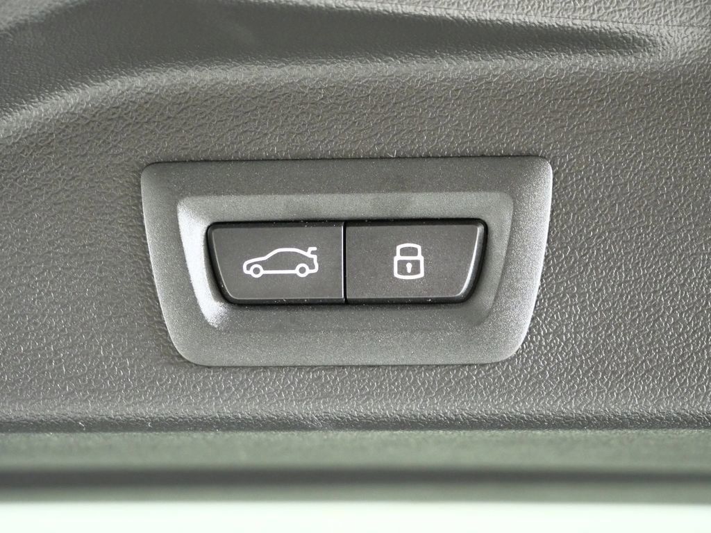 Thumbnail: 2026 BMW X5 - 33