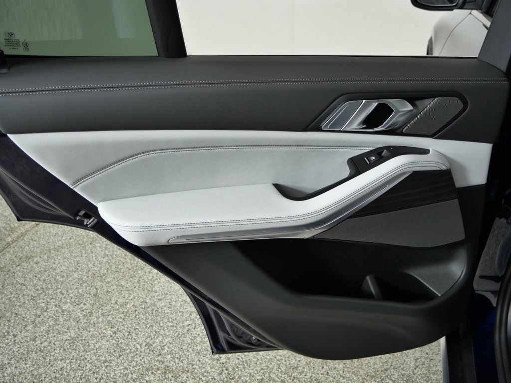 Thumbnail: 2026 BMW X5 - 34