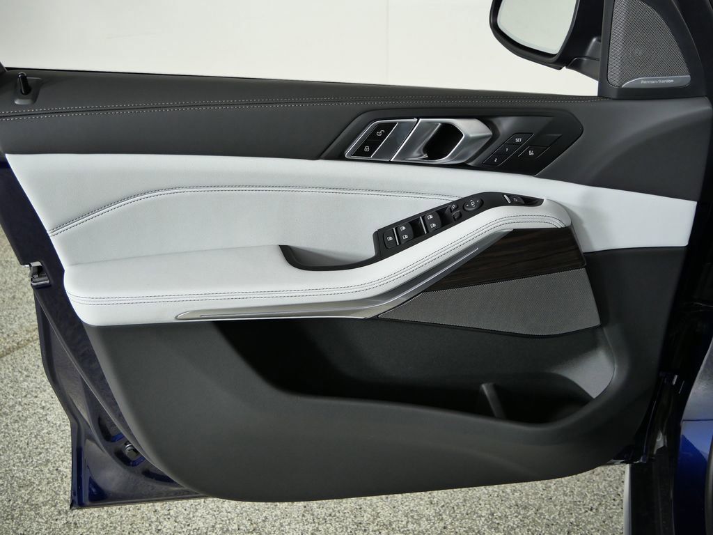 Thumbnail: 2026 BMW X5 - 37