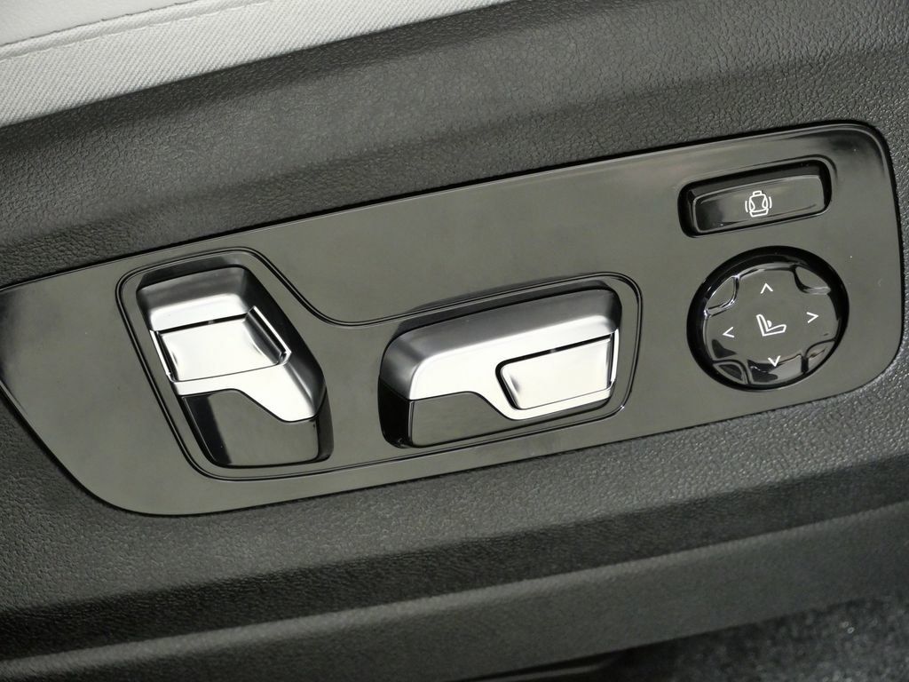 Thumbnail: 2026 BMW X5 - 27