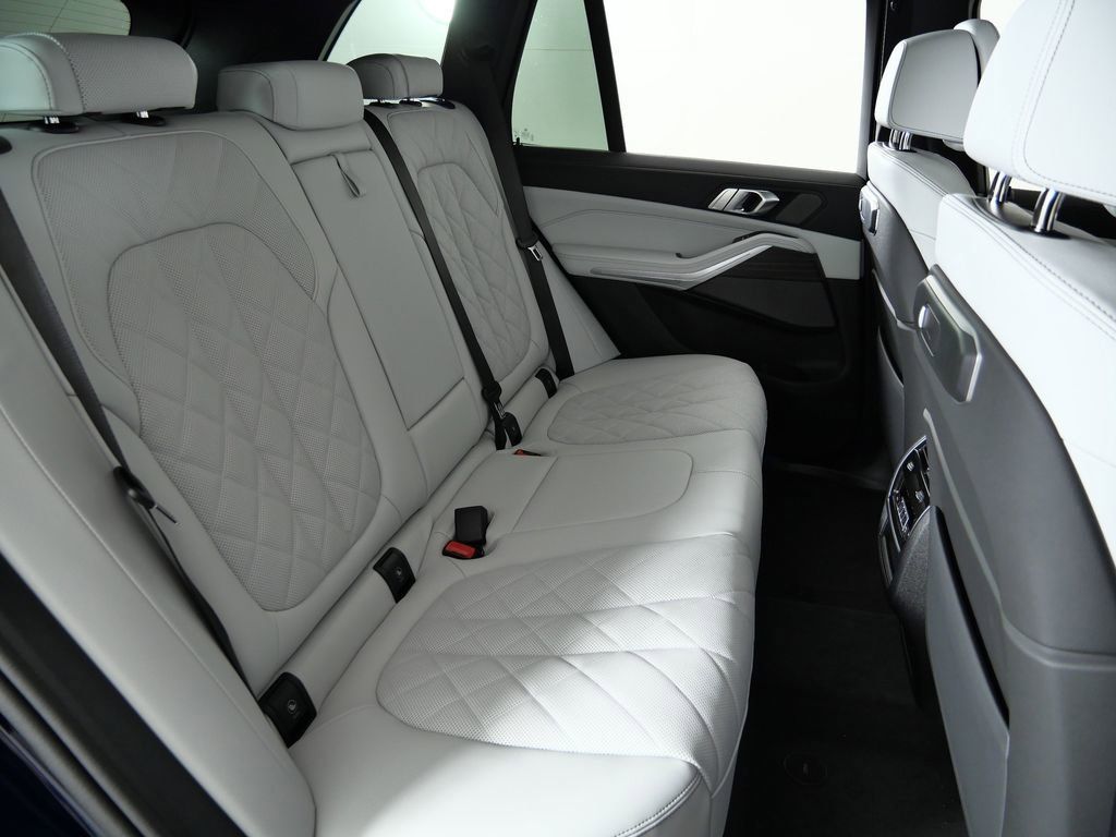 Thumbnail: 2026 BMW X5 - 31