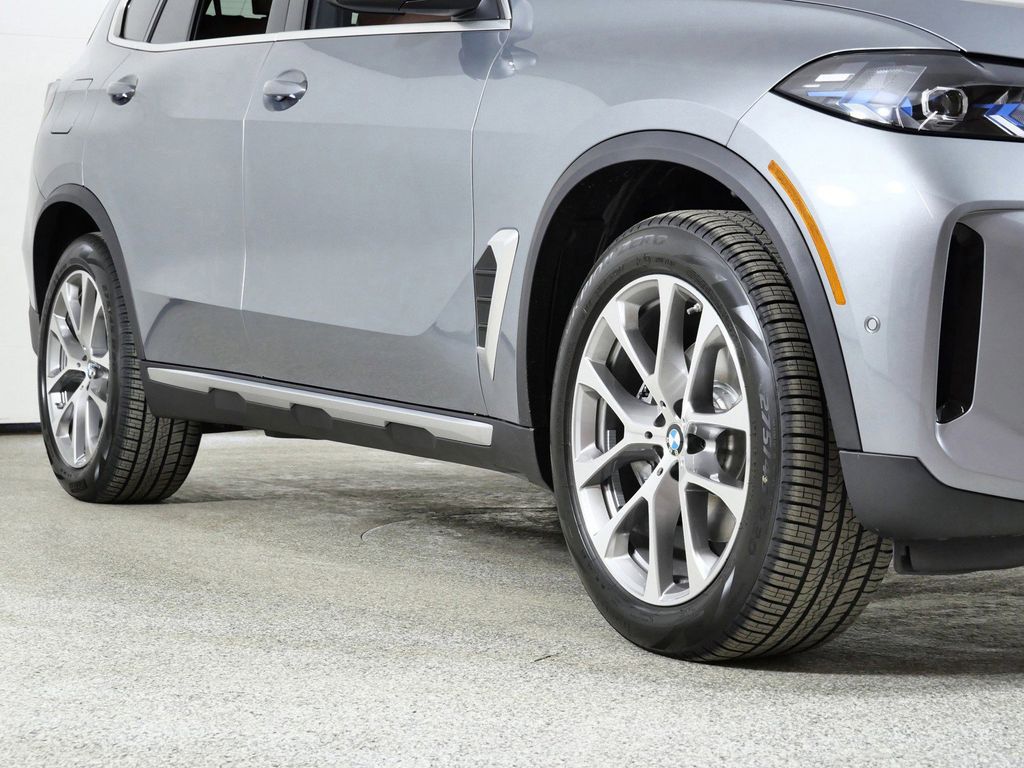 Thumbnail: 2026 BMW X5 - 8