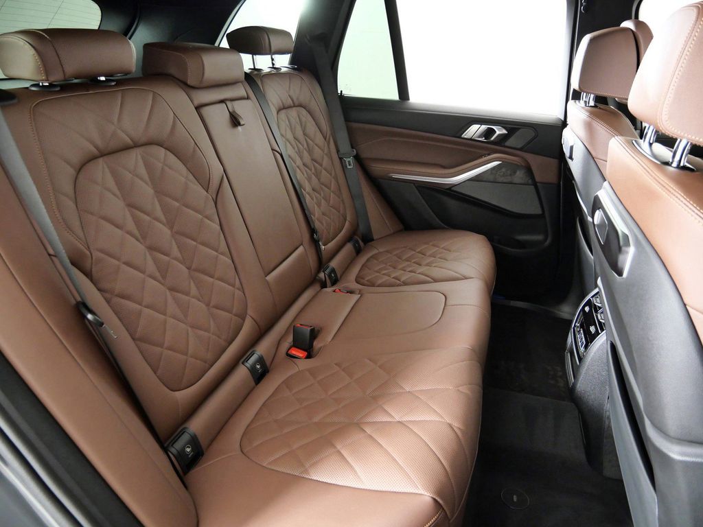 Thumbnail: 2026 BMW X5 - 33