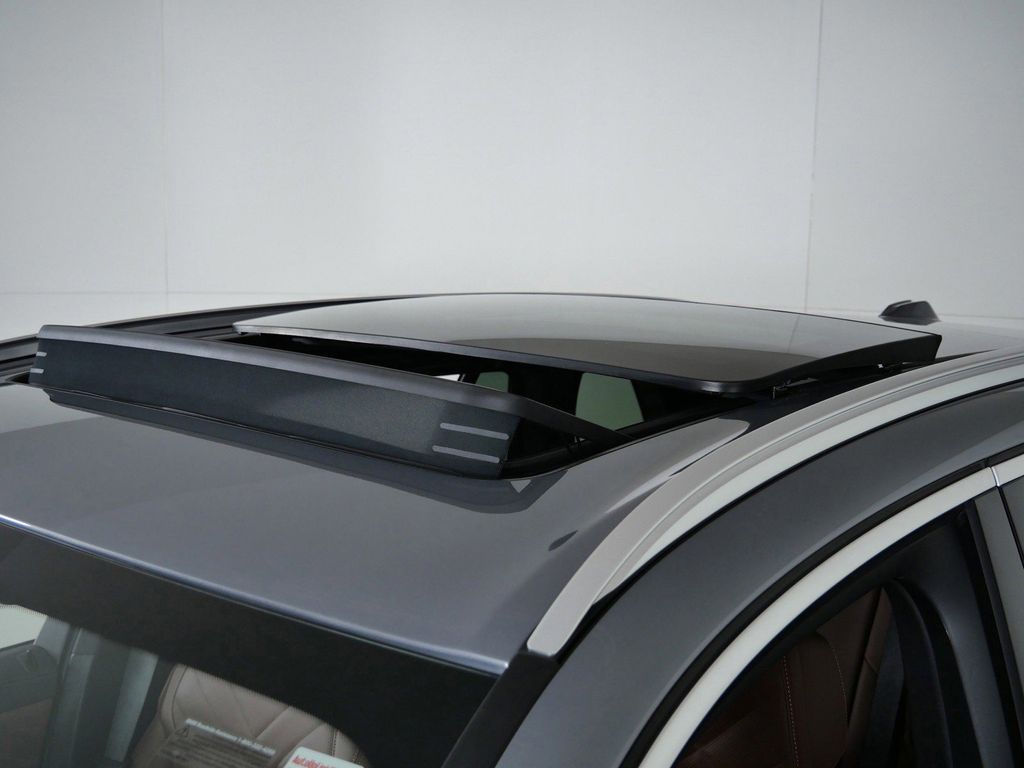 Thumbnail: 2026 BMW X5 - 27
