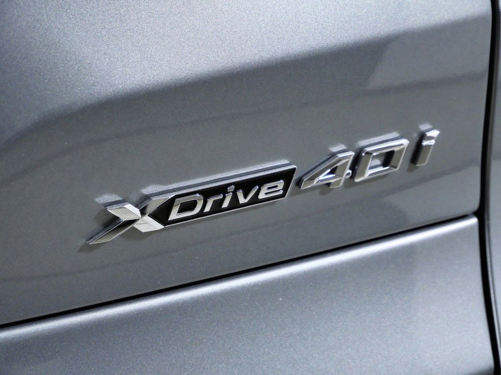 Thumbnail: 2026 BMW X5 - 21