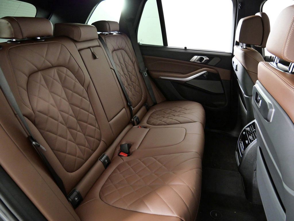 Thumbnail: 2026 BMW X5 - 32