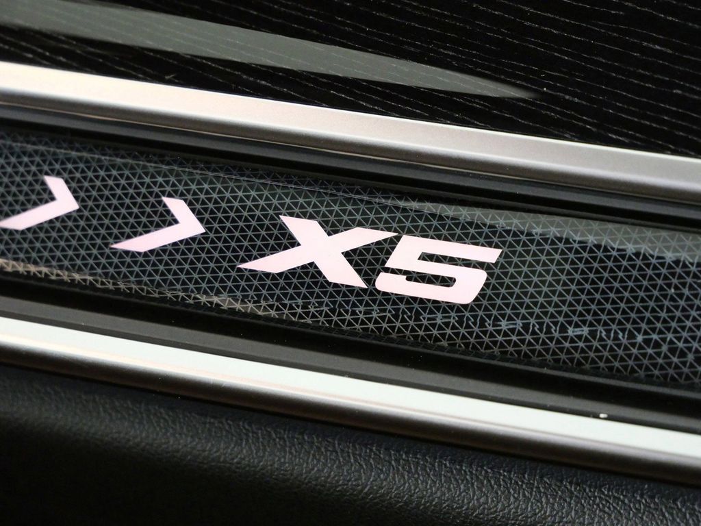 Thumbnail: 2026 BMW X5 - 30