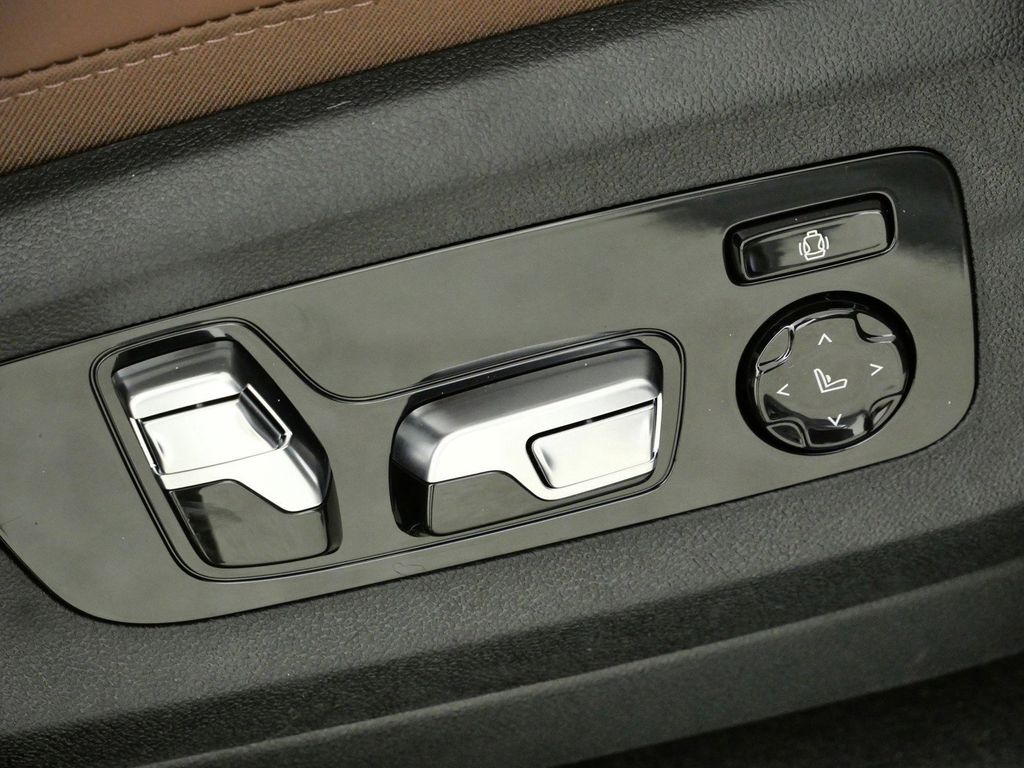 Thumbnail: 2026 BMW X5 - 28
