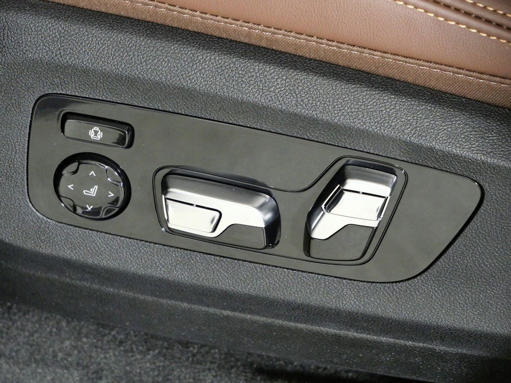 Thumbnail: 2026 BMW X5 - 43