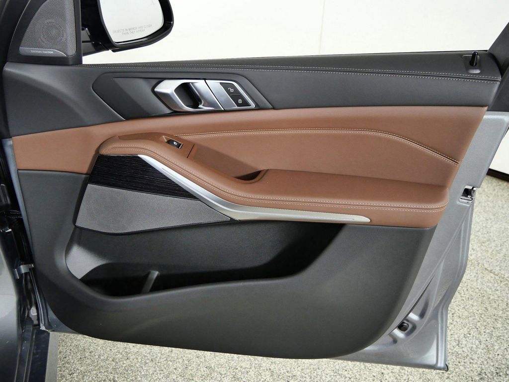 Thumbnail: 2026 BMW X5 - 27