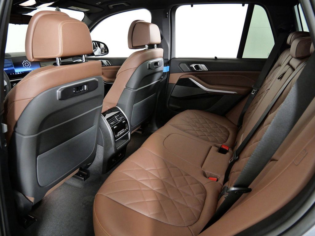 Thumbnail: 2026 BMW X5 - 36