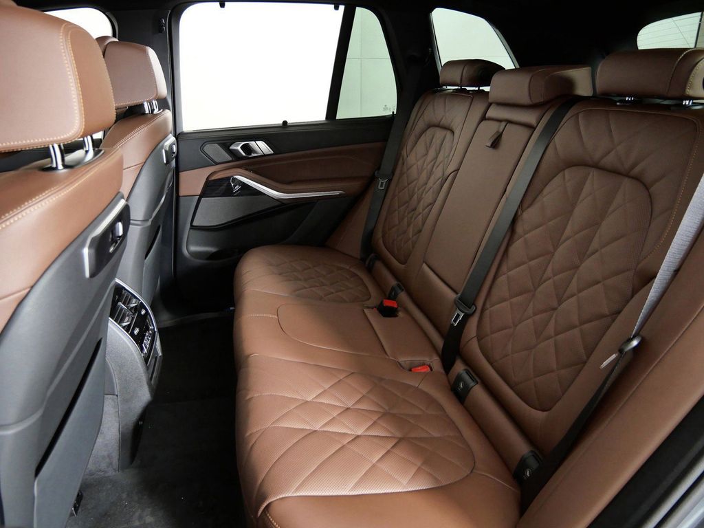 Thumbnail: 2026 BMW X5 - 37