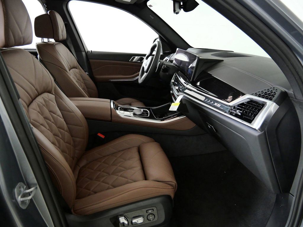 Thumbnail: 2026 BMW X5 - 9
