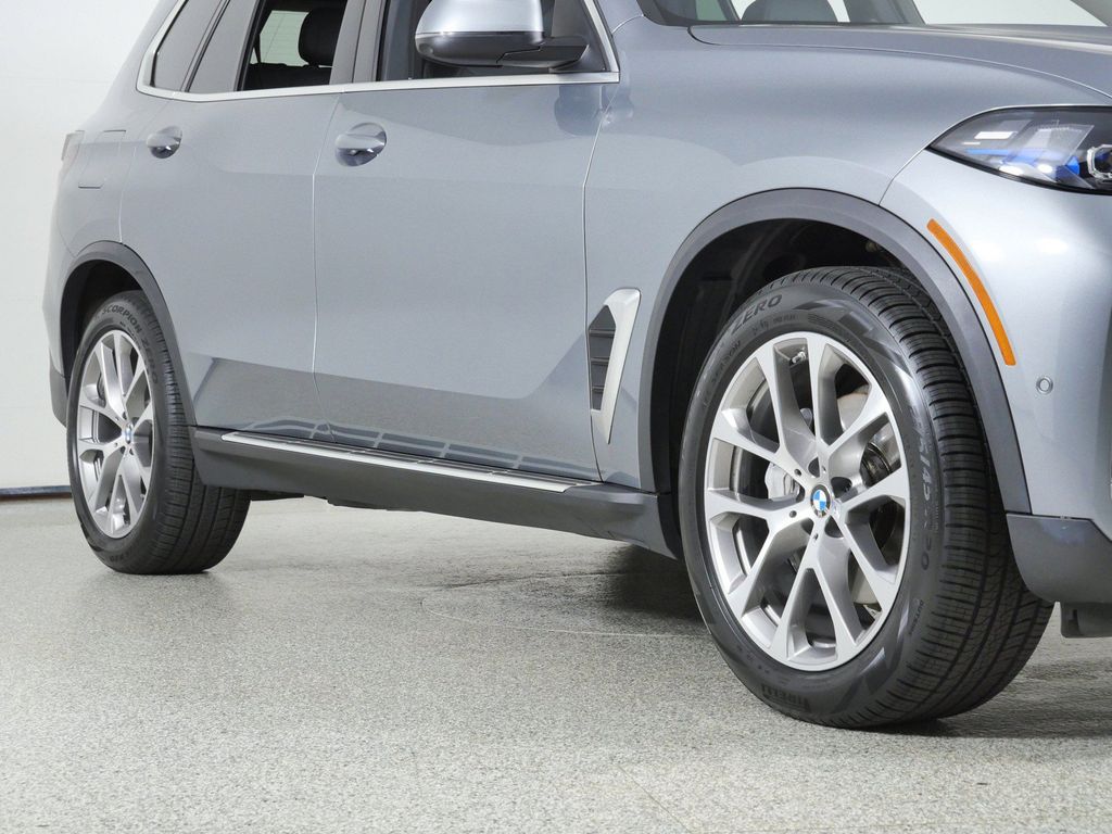 Thumbnail: 2024 BMW X5 - 8