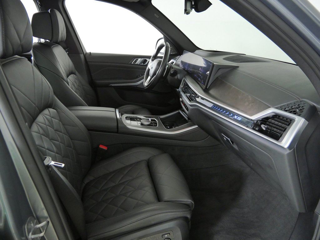Thumbnail: 2024 BMW X5 - 9
