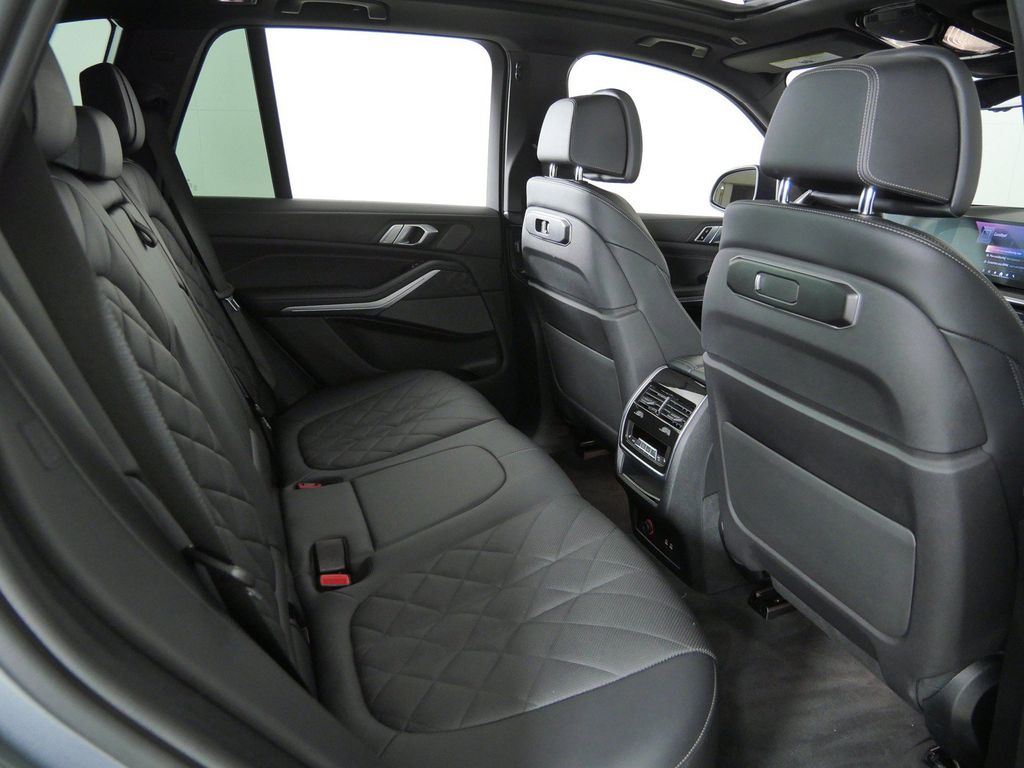 Thumbnail: 2024 BMW X5 - 11