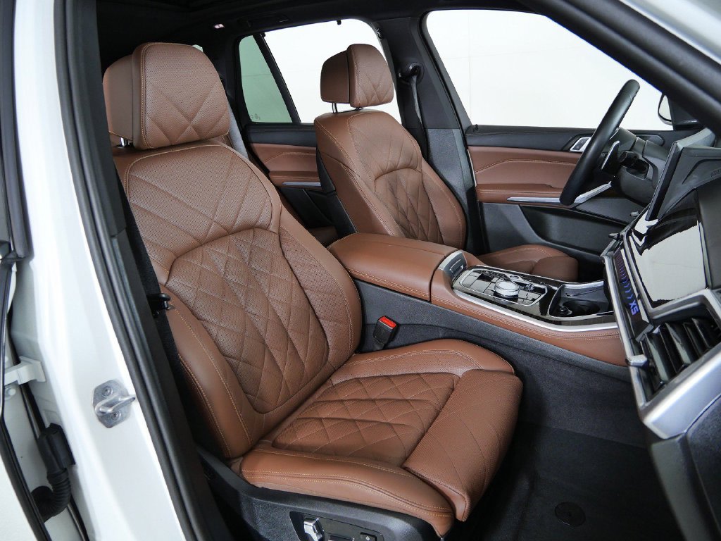 Thumbnail: 2025 BMW X5 - 11