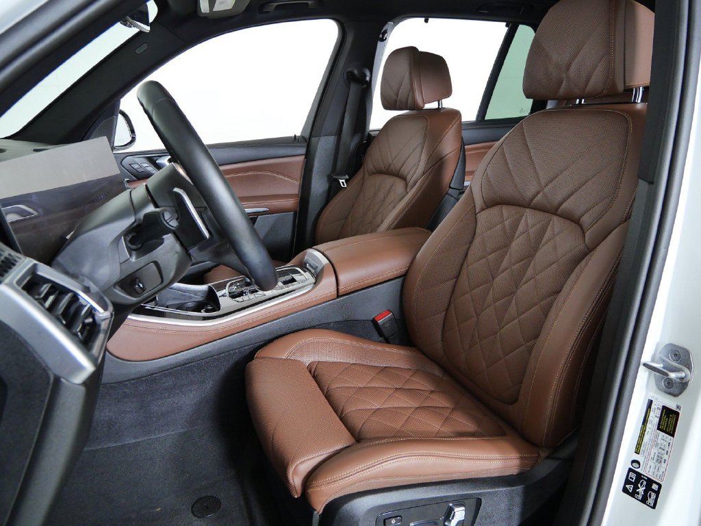 Thumbnail: 2025 BMW X5 - 35
