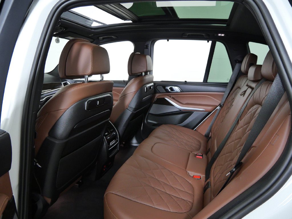 Thumbnail: 2025 BMW X5 - 32