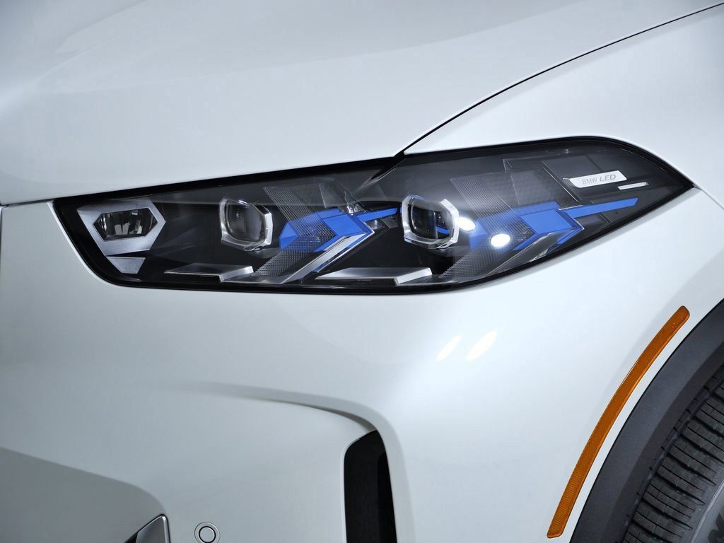 Thumbnail: 2026 BMW X5 - 17