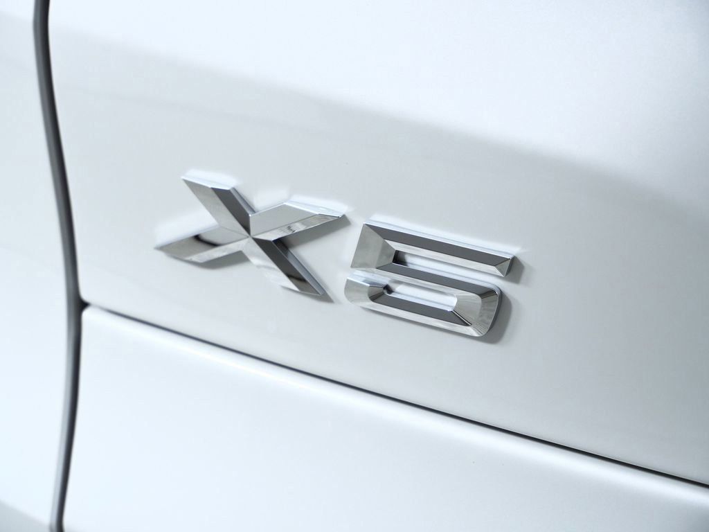 Thumbnail: 2026 BMW X5 - 23