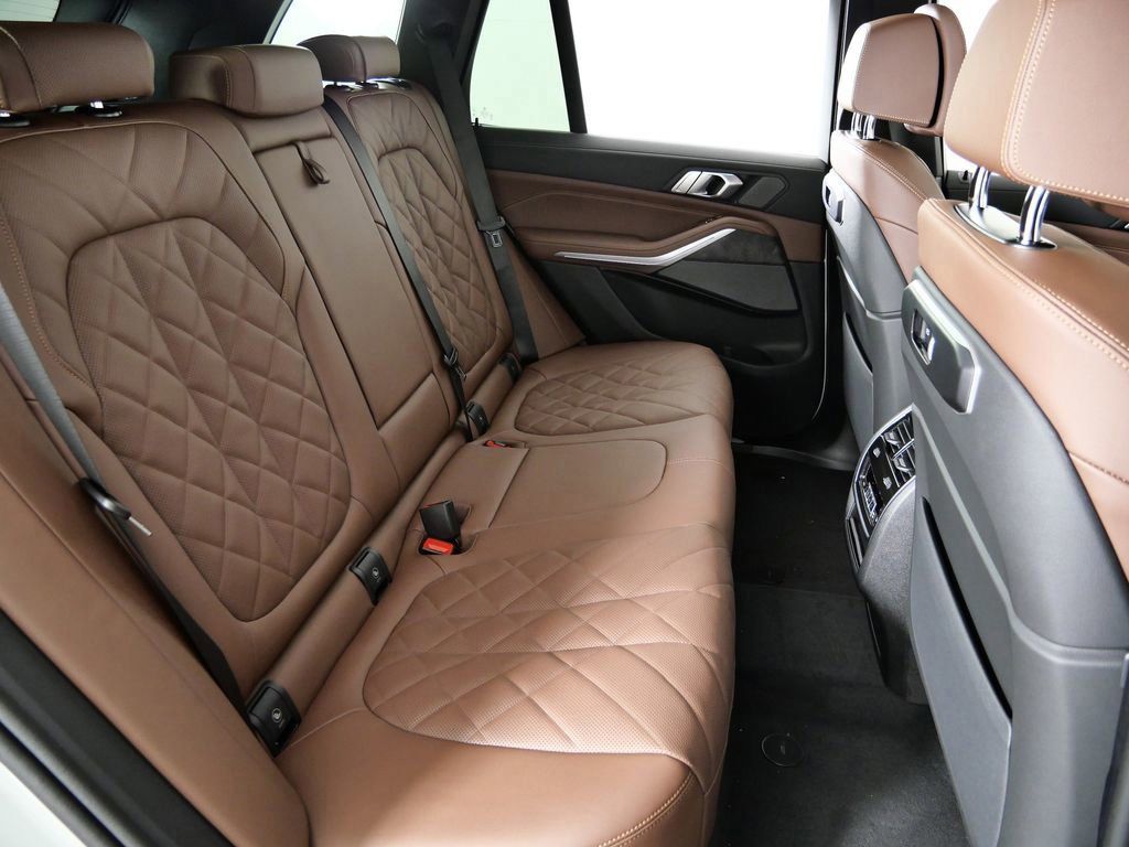 Thumbnail: 2026 BMW X5 - 32