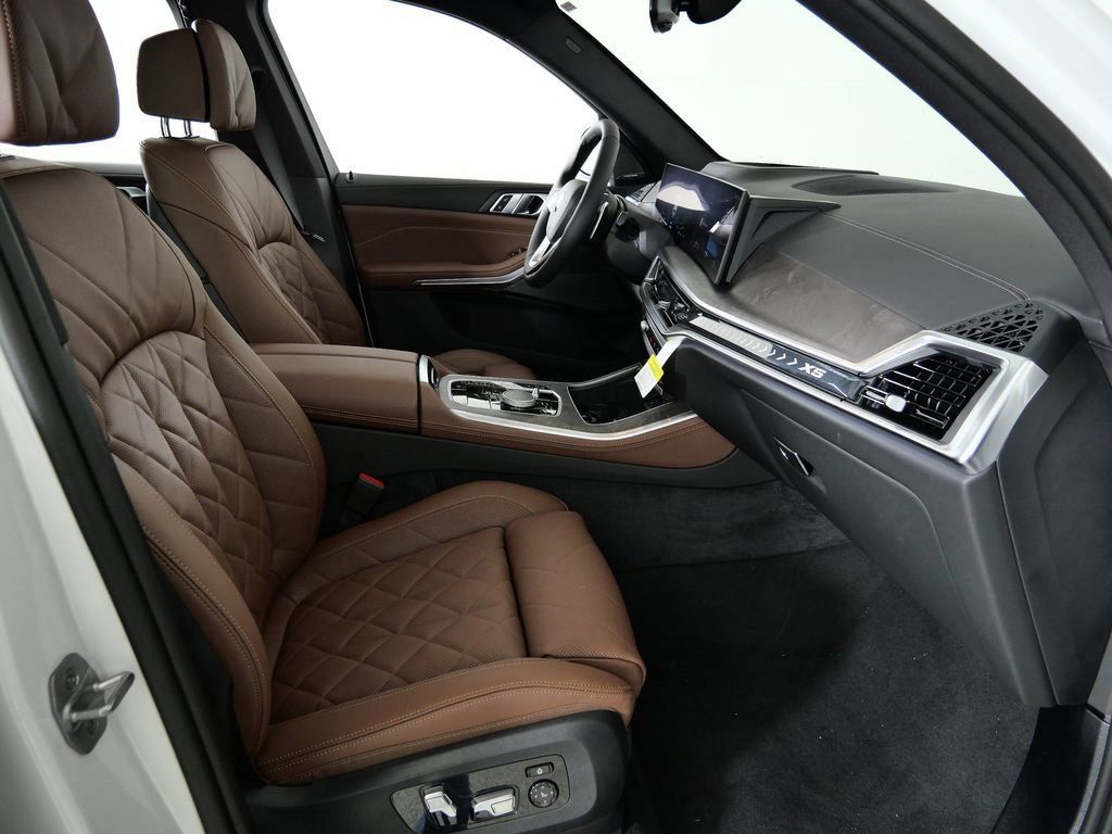 Thumbnail: 2026 BMW X5 - 9