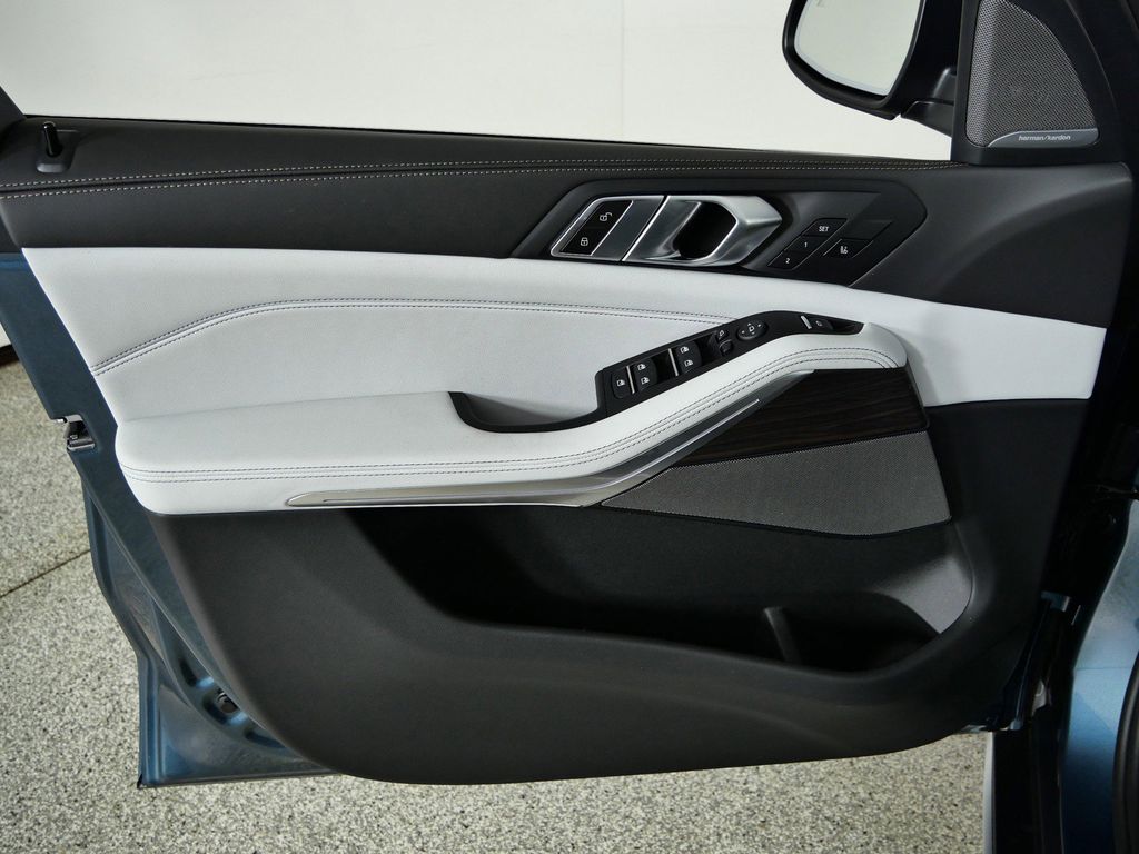 Thumbnail: 2026 BMW X5 - 39
