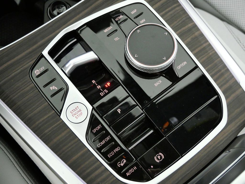 Thumbnail: 2026 BMW X5 - 13
