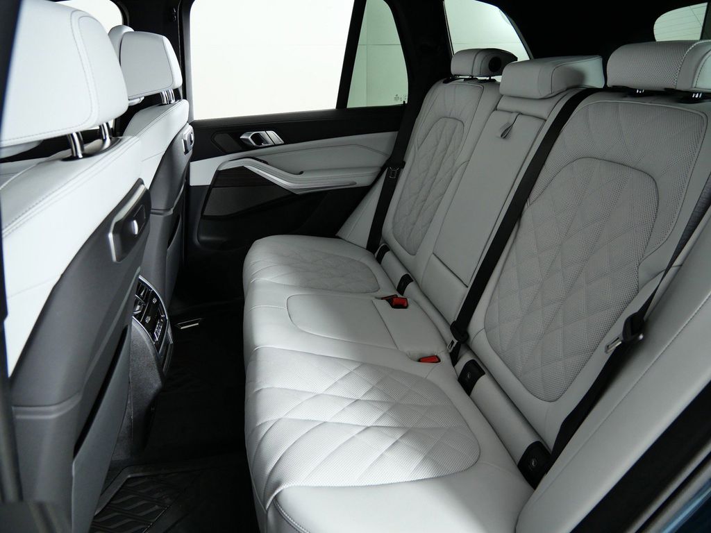 Thumbnail: 2026 BMW X5 - 38