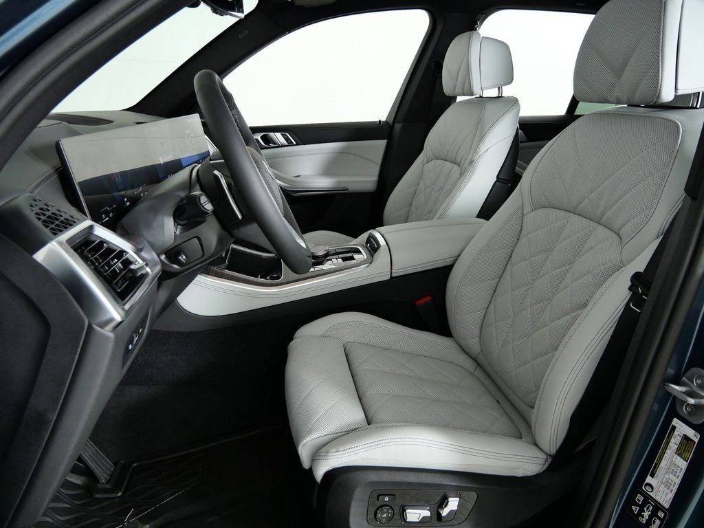 Thumbnail: 2026 BMW X5 - 41