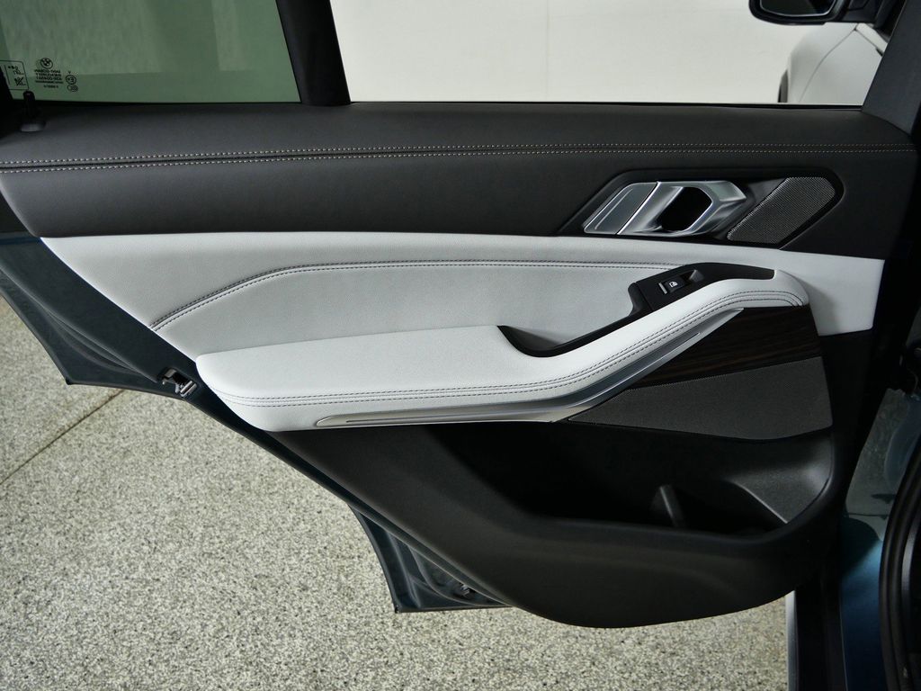 Thumbnail: 2026 BMW X5 - 36