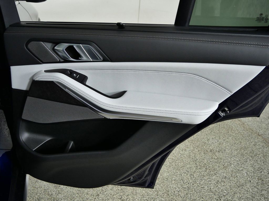 Thumbnail: 2026 BMW X5 - 32