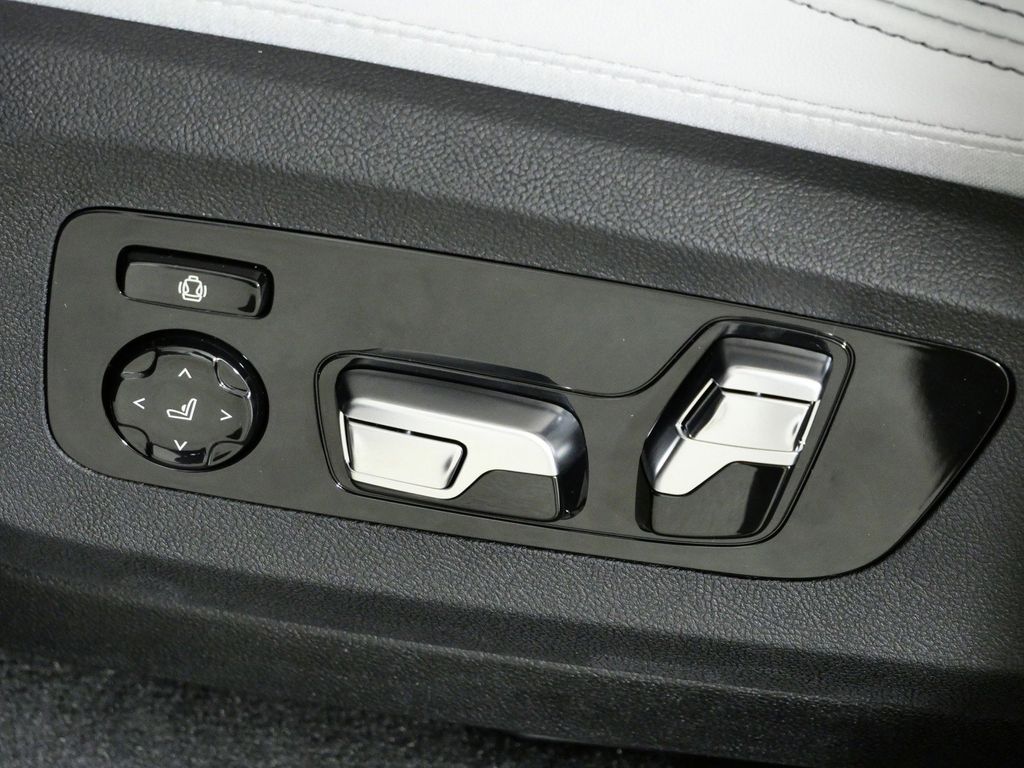 Thumbnail: 2026 BMW X5 - 42