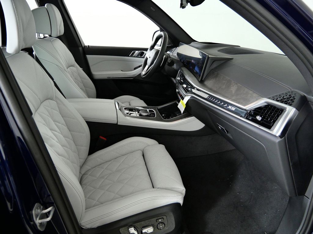 Thumbnail: 2026 BMW X5 - 9