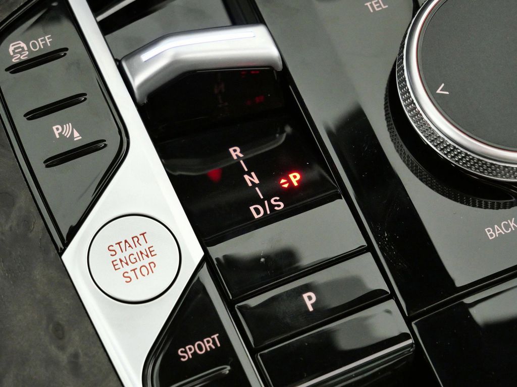 Thumbnail: 2026 BMW X5 - 13