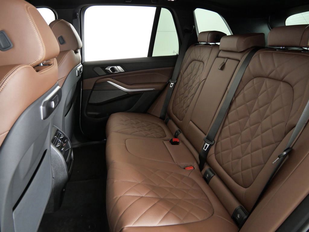 Thumbnail: 2026 BMW X5 - 38