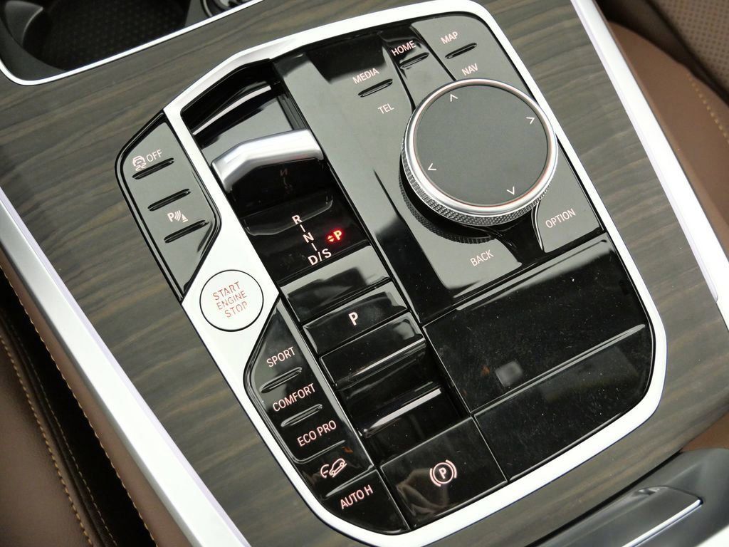 Thumbnail: 2026 BMW X5 - 13