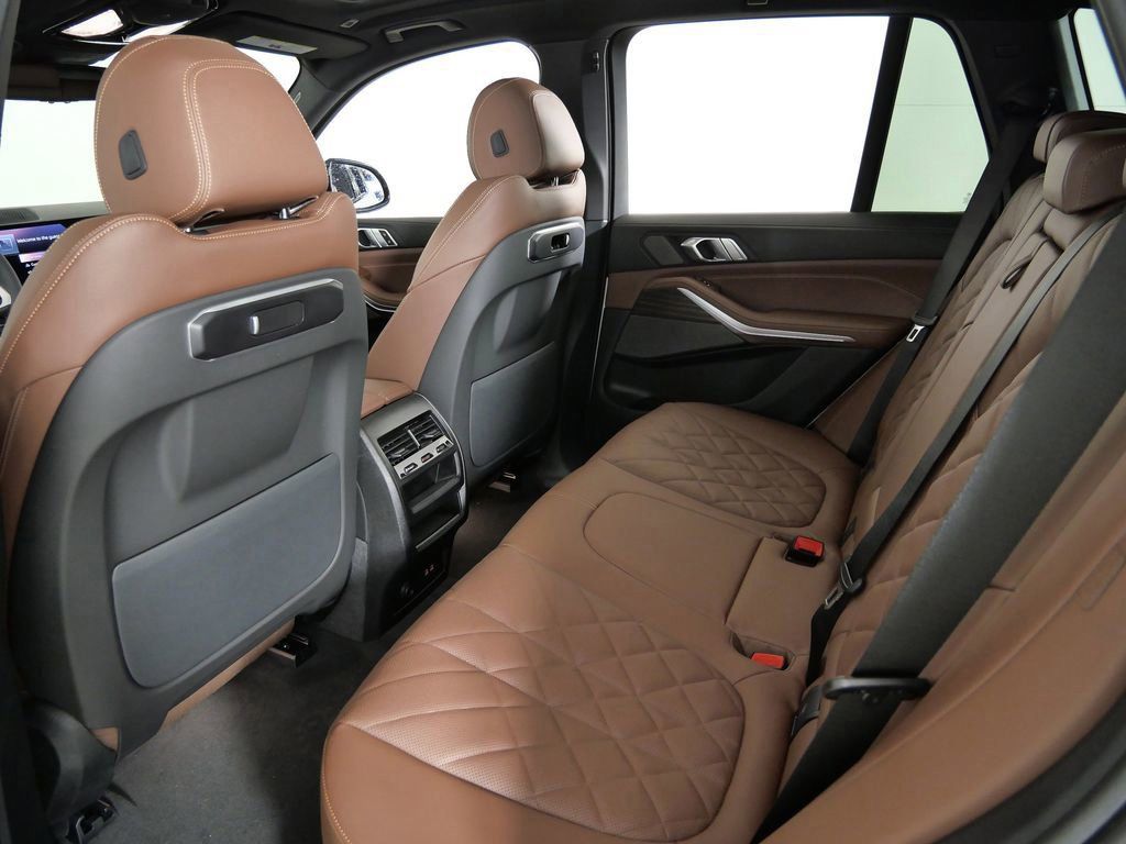 Thumbnail: 2026 BMW X5 - 37