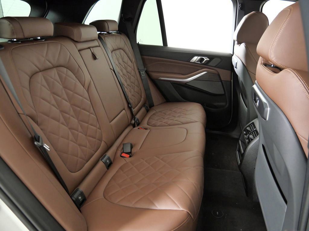 Thumbnail: 2026 BMW X5 - 33
