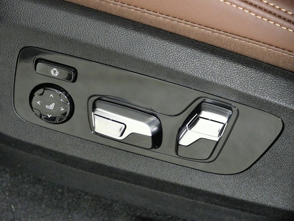 Thumbnail: 2026 BMW X5 - 43