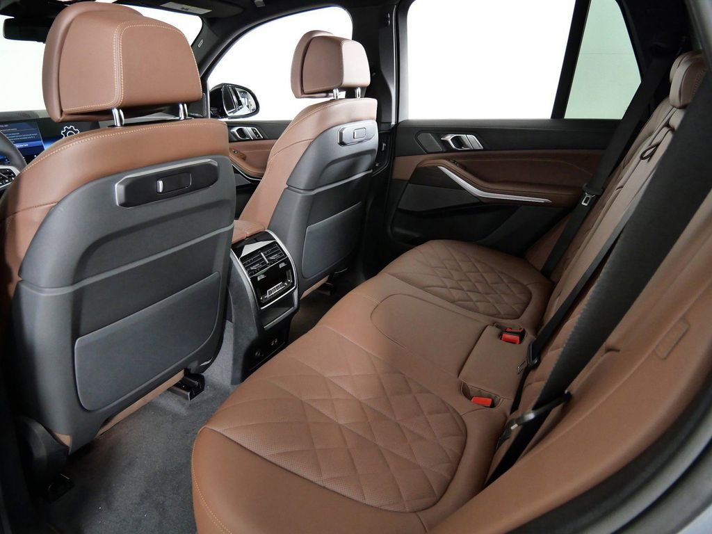Thumbnail: 2026 BMW X5 - 37